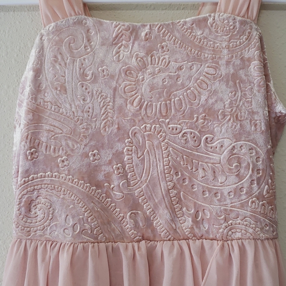 Dress - Picture 2 of 4